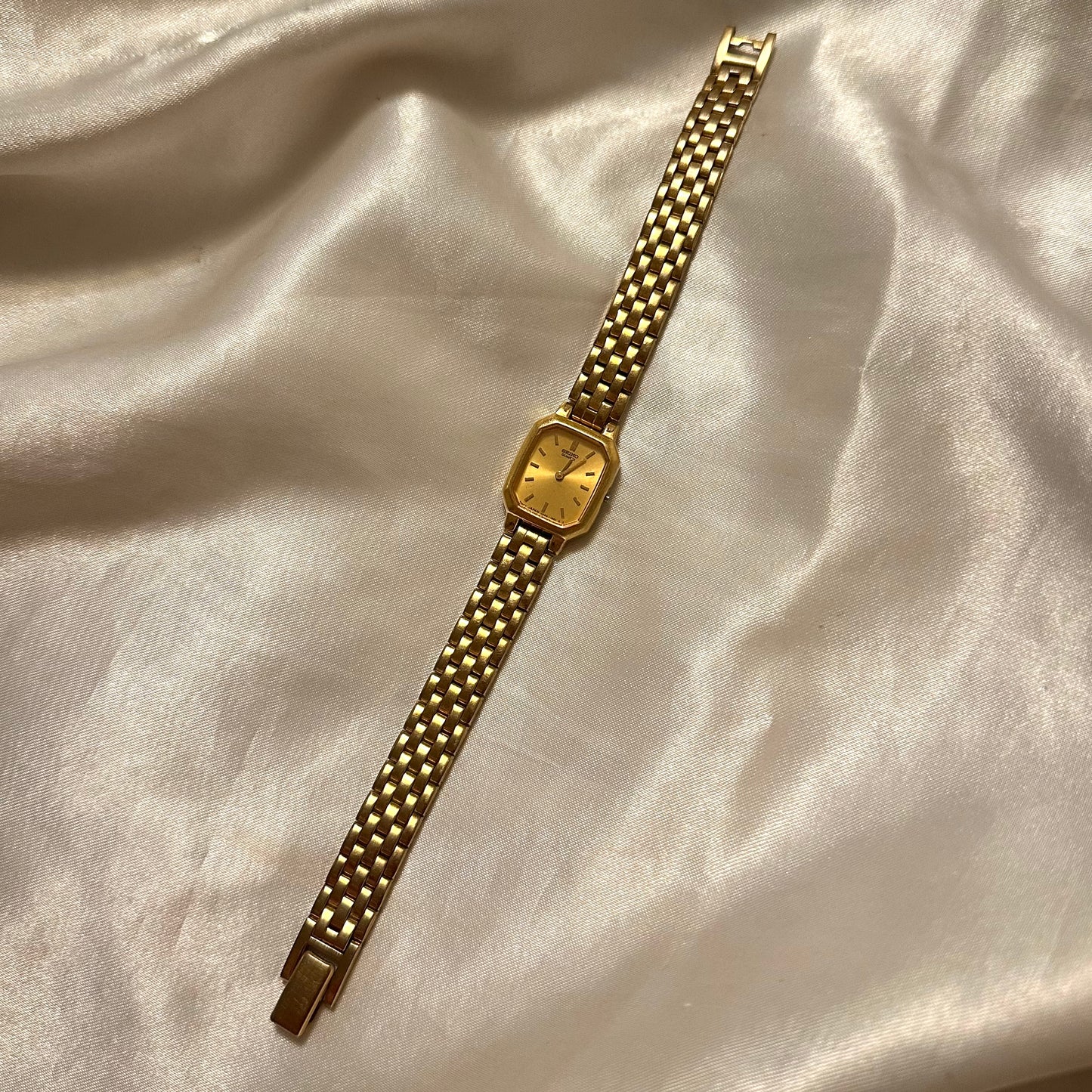 ⭐️ Dainty Gold Seiko