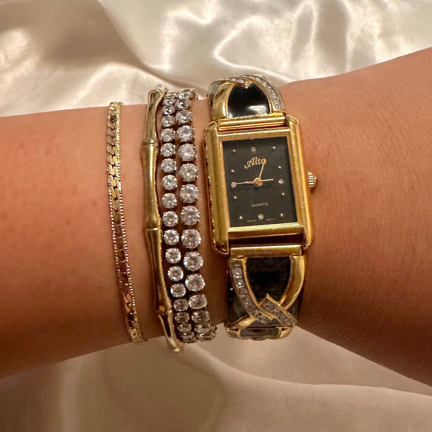 🖤✨ Black and Gold Rectangular Face