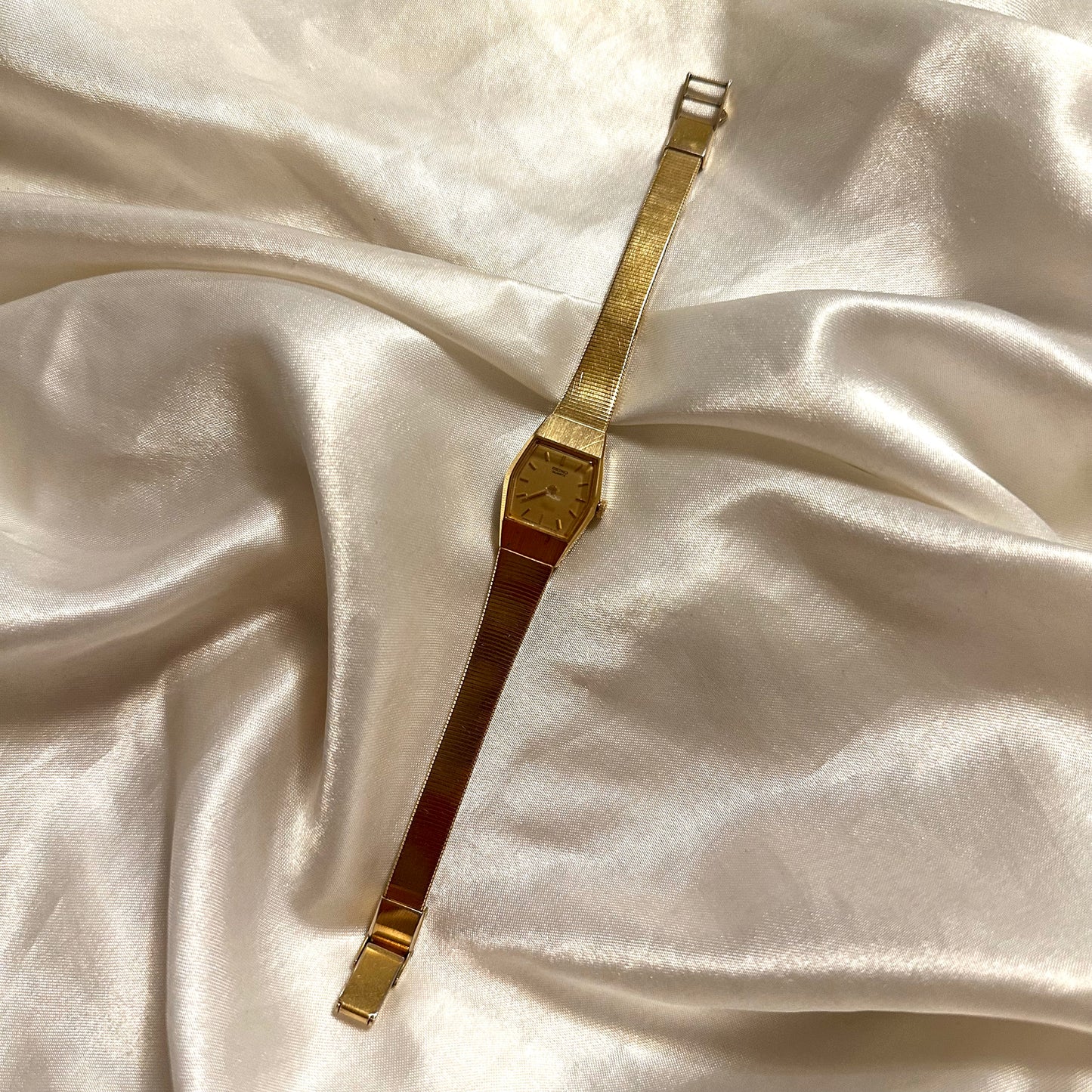 💛 Dainty Gold Seiko