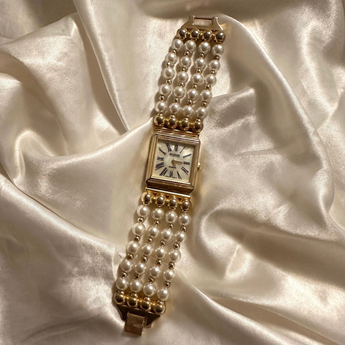 🤍 Pearl Gold Watch