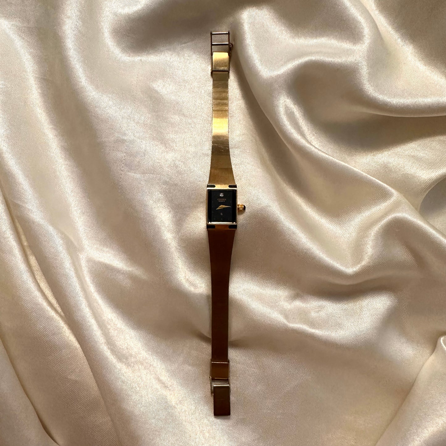 🖤 Classic Gold Square Face