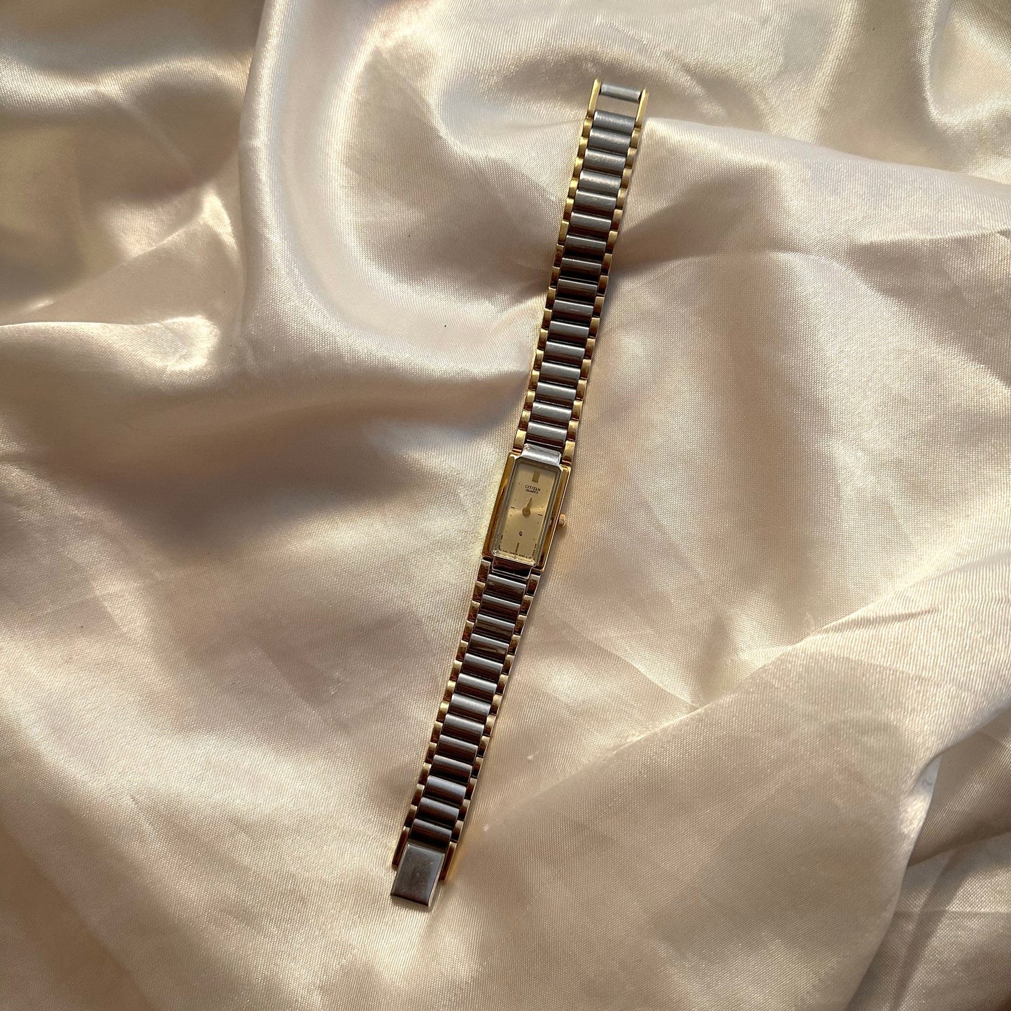 🩶💛 Dainty Two Toned Rectangular Face