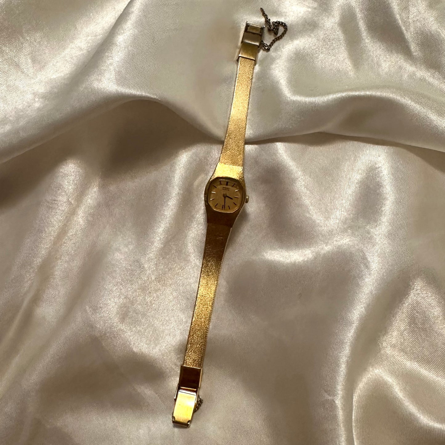 💛 Dainty Gold Seiko
