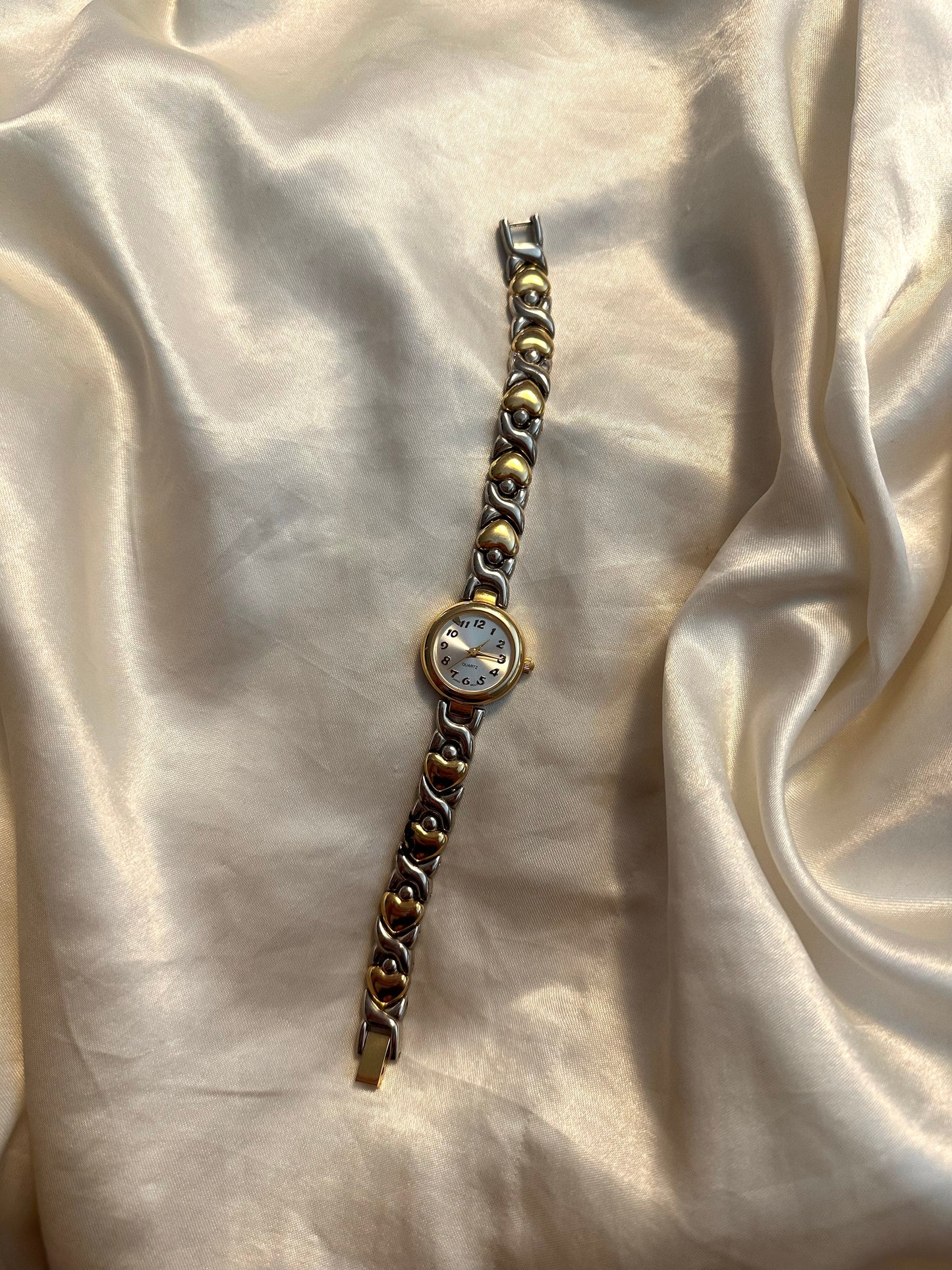 💛⛓️ Two Tone Round Face Heart Detail