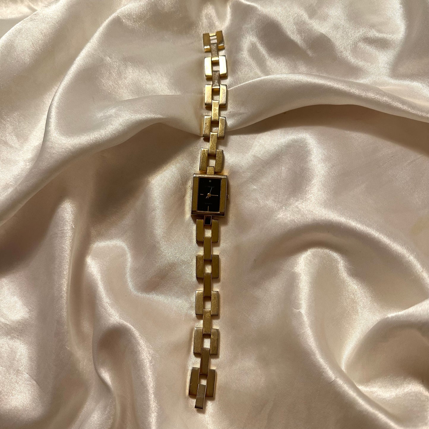 🖤 Gold Rectangular Face