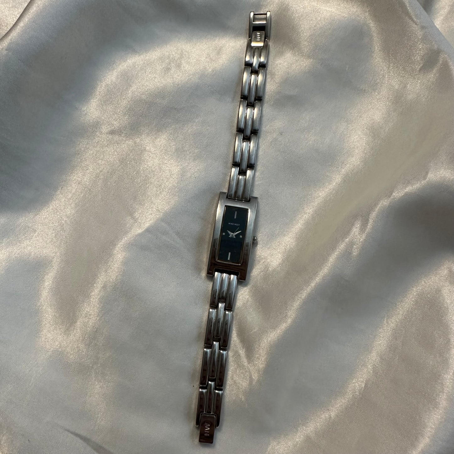 🪩🖤 Classic Dainty Silver Rectangular Face