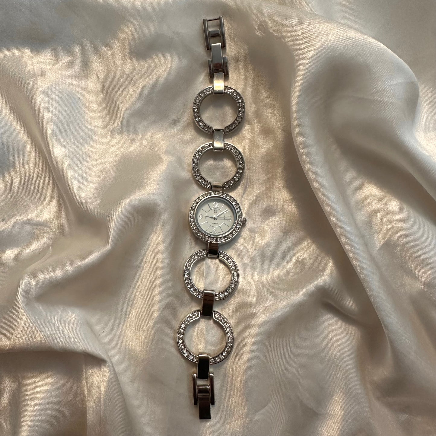 🩶 Silver Diamanté Round Face