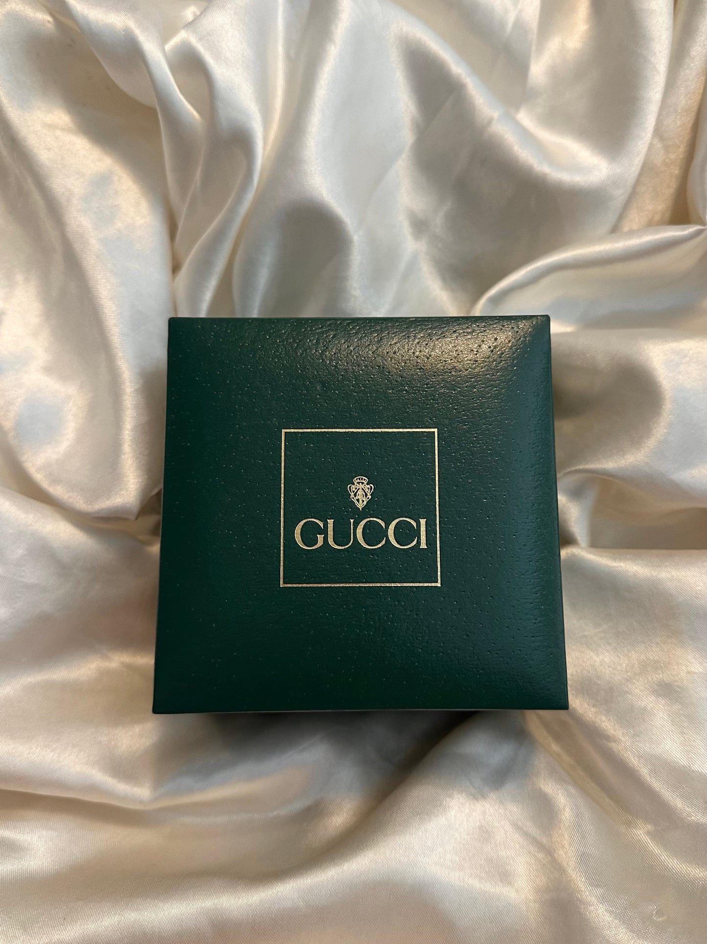 ❤️🔥Authentic Gucci Bezel Watch+ 12 Interchangeable Bezels