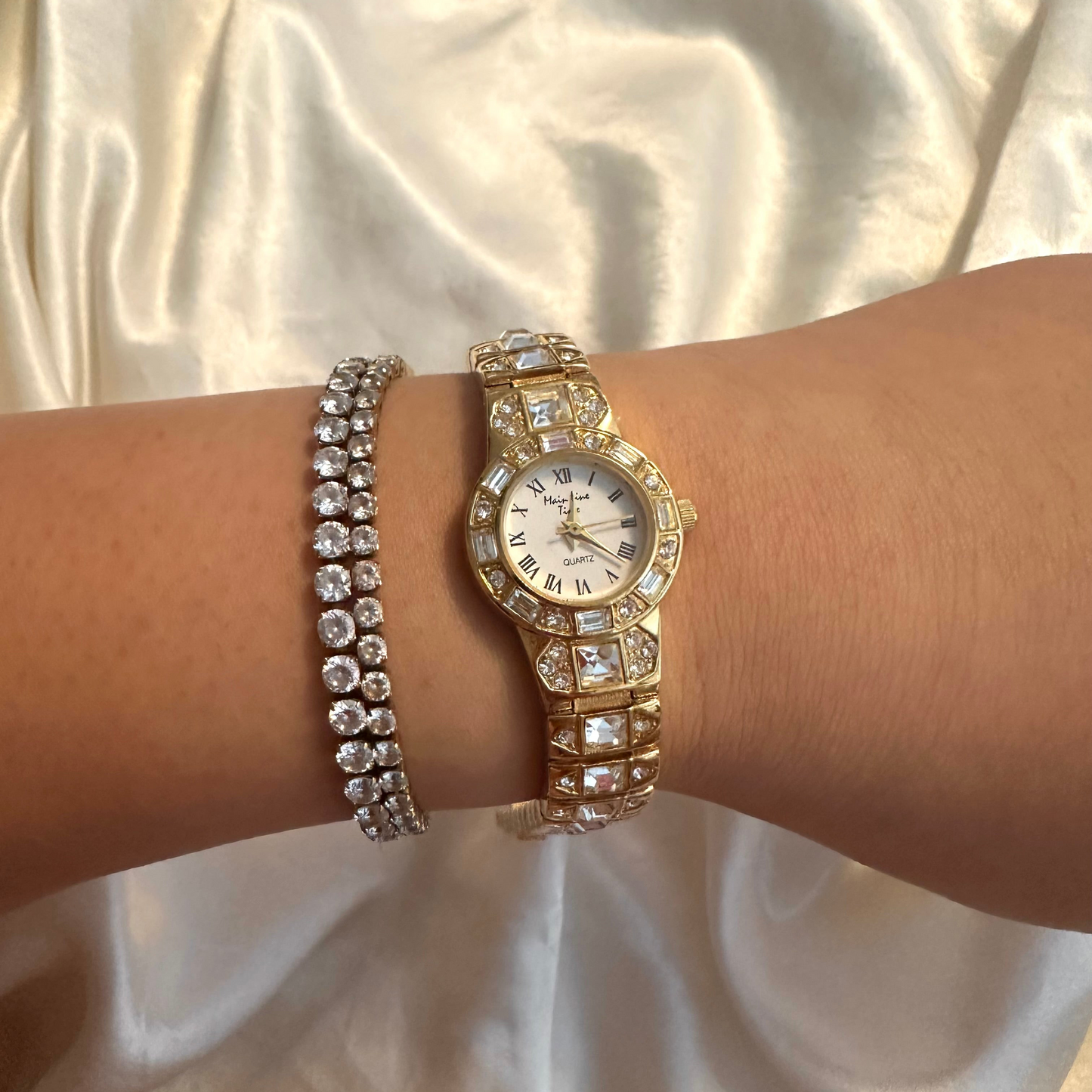 💛 Diamanté Round Face