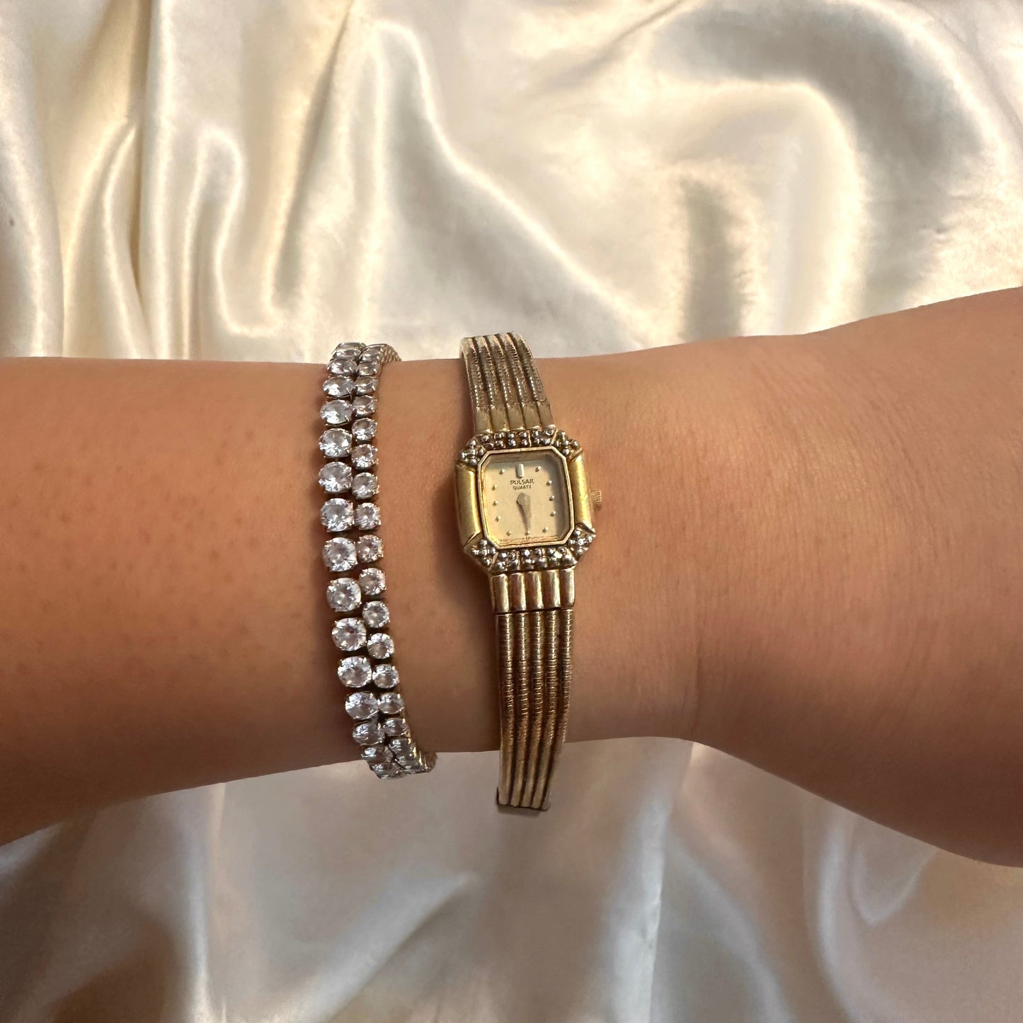 💫 Classic Gold Square Face