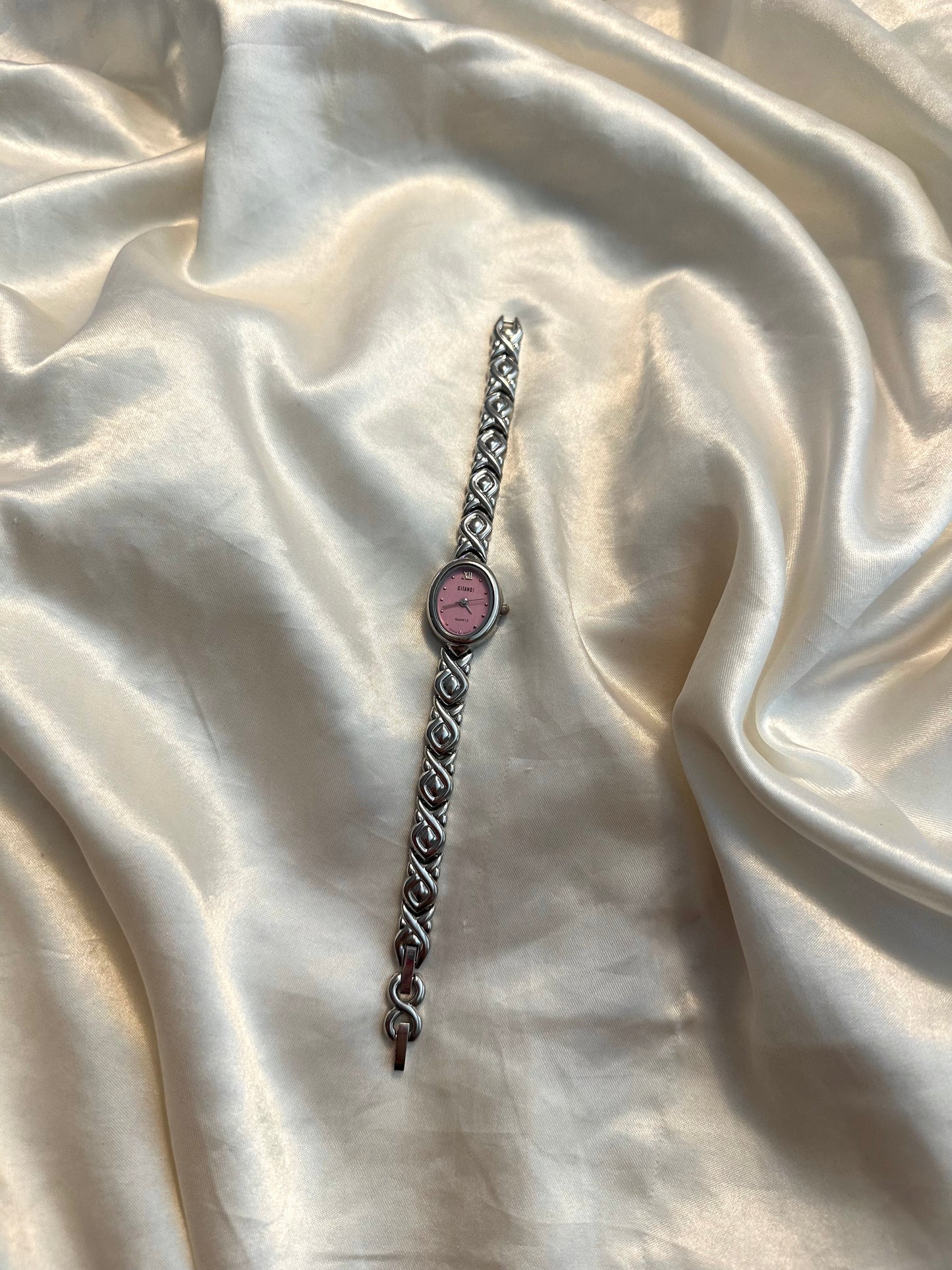 💕 Classic Silver Pink Oval Face