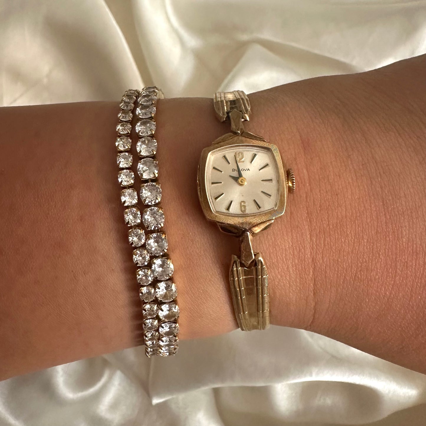 💛 Dainty Cocktail Watch