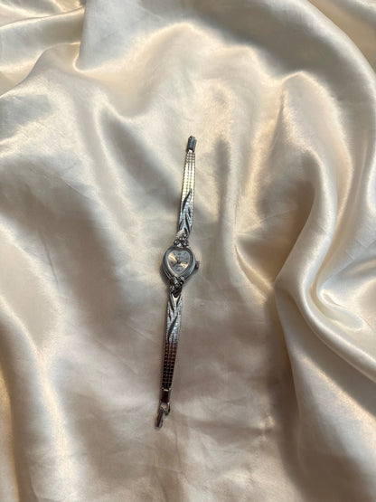 🩶 Vintage Silver Heart Face