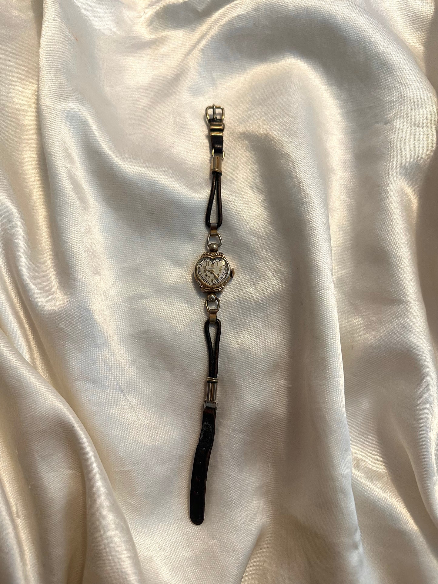💛 Antique Gold Heart Face Leather Straps