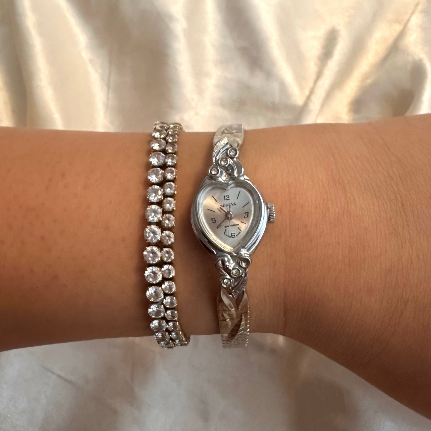 🩶 Vintage Silver Heart Face
