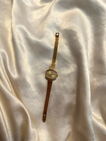 ⭐️Dainty Gold Unique Face