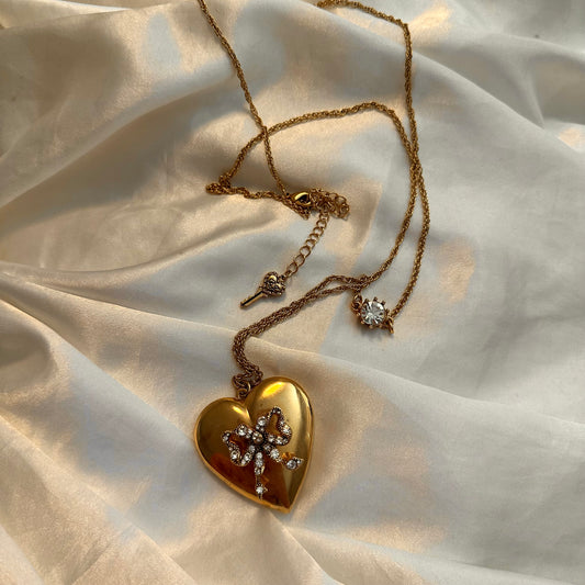 💛🎀 Betsey Johnson Diamanté Bow Locket