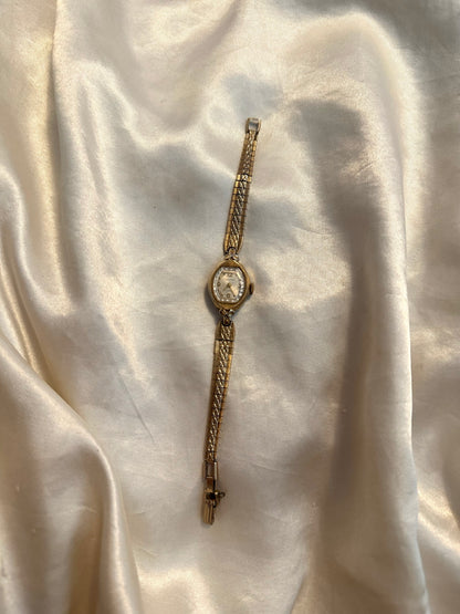 🌟 Gold Dainty Cocktail Watch