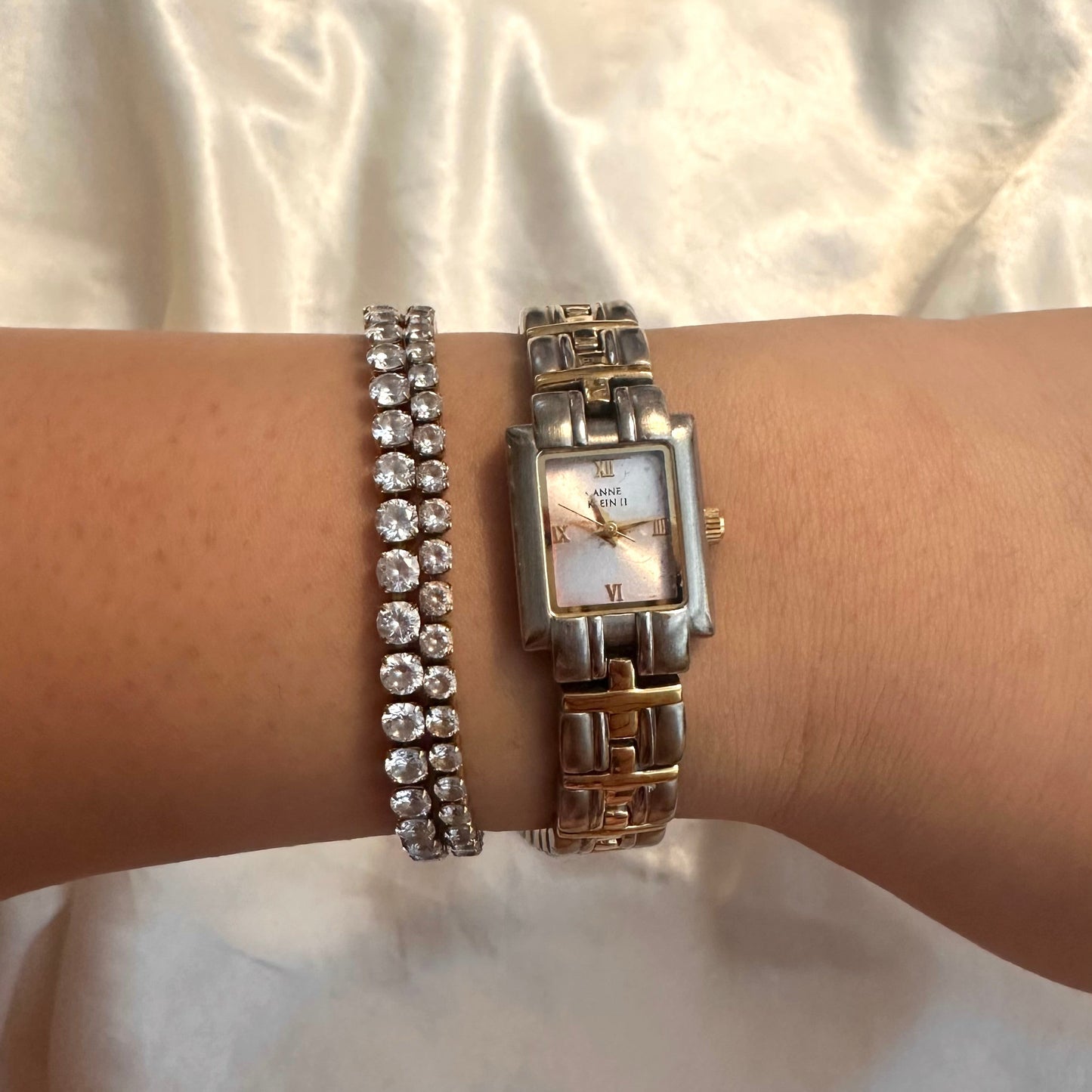 ⭐️ Classic Two Tone Rectangular Face