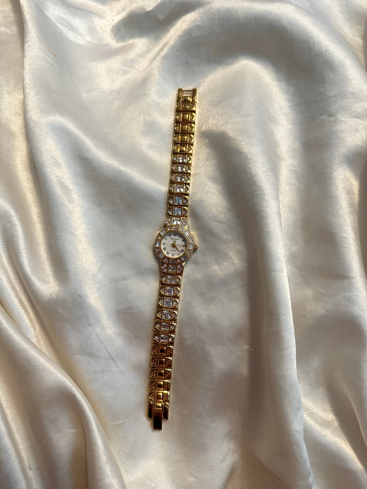 💛 Diamanté Round Face